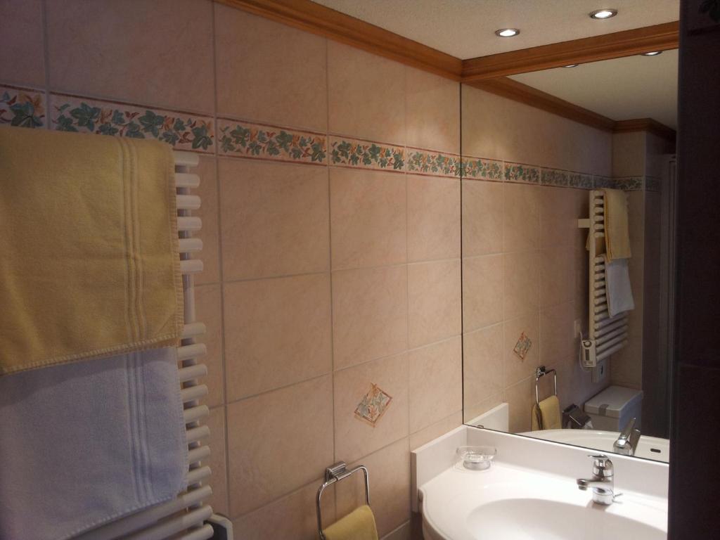 Hotel Dufour Alpin Superior - Adults Only Zermatt Quarto foto